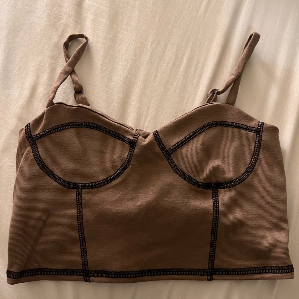 Brown crop tank with black outlines